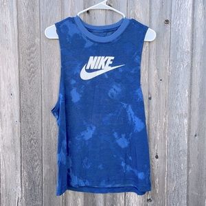 Nike gym shirt